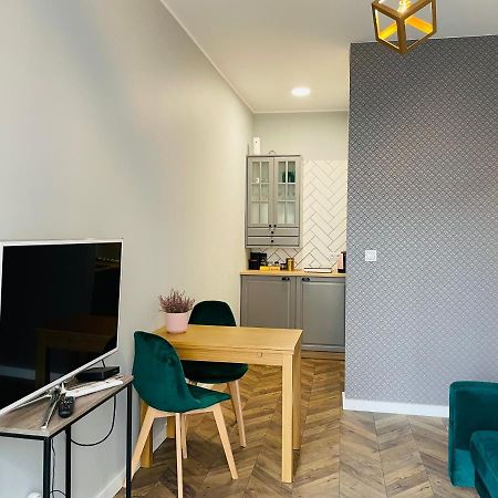 Apartament Z Ogrodkiem I Garazem Poznan Dış mekan fotoğraf