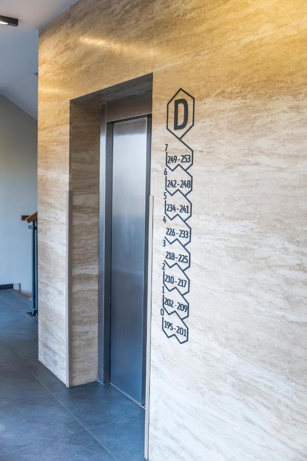 Apartament Z Ogrodkiem I Garazem Poznan Dış mekan fotoğraf