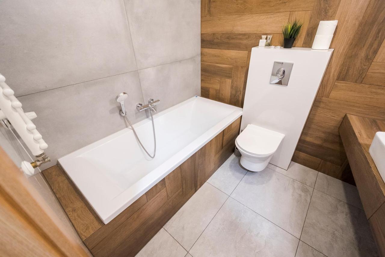 Apartament Z Ogrodkiem I Garazem Poznan Dış mekan fotoğraf