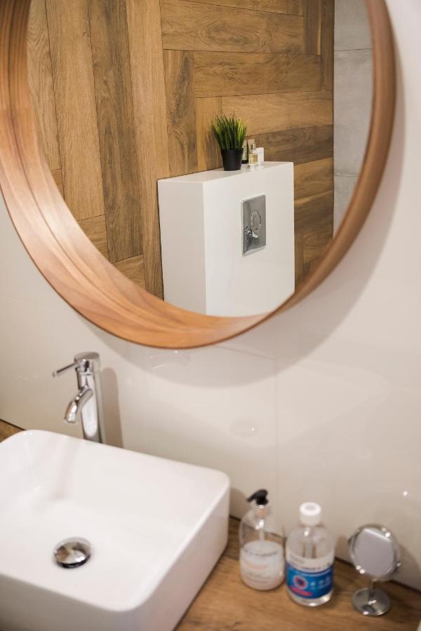 Apartament Z Ogrodkiem I Garazem Poznan Dış mekan fotoğraf