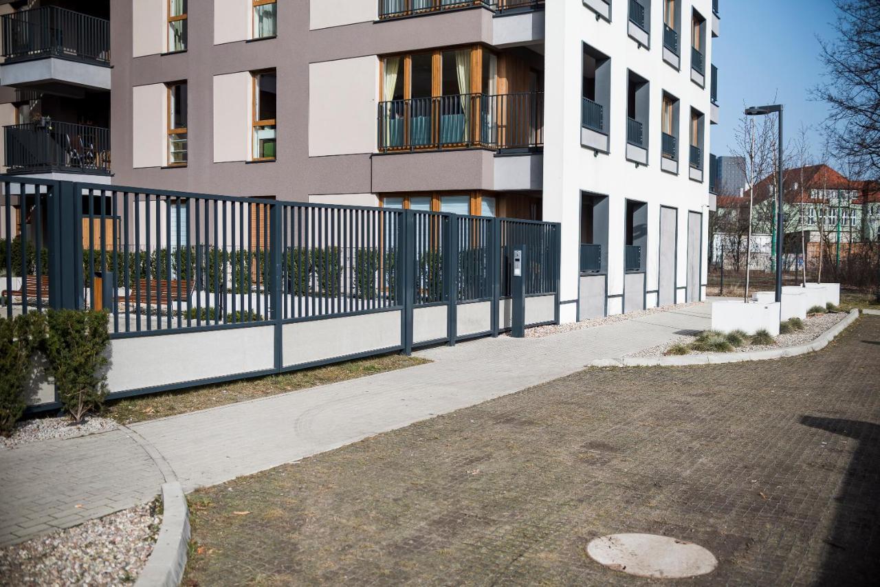 Apartament Z Ogrodkiem I Garazem Poznan Dış mekan fotoğraf